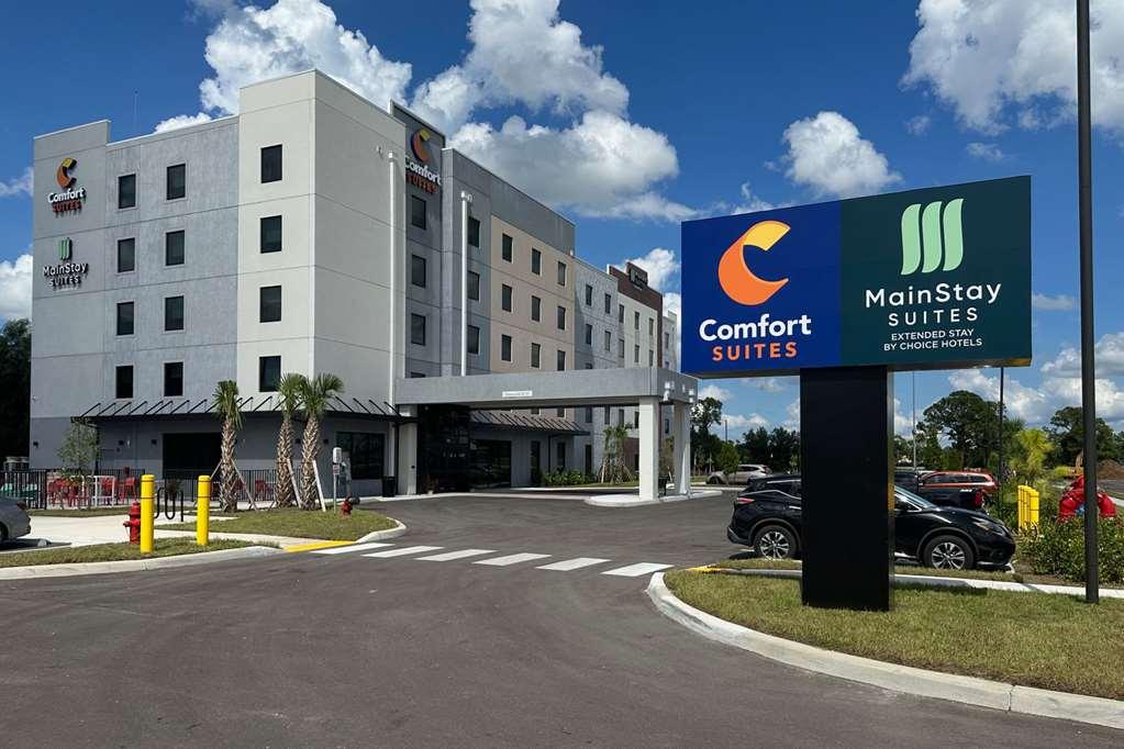 Comfort Suites Fort Myers East I-75 Exterior photo