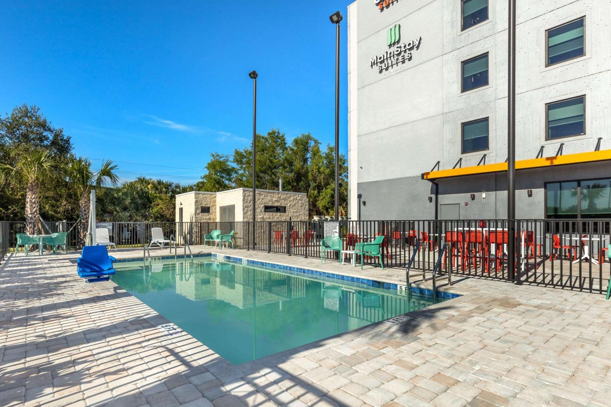 Comfort Suites Fort Myers East I-75 Exterior photo